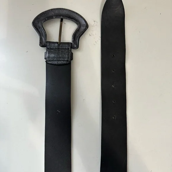 Orciani Black Leather Belt Women display picture 3